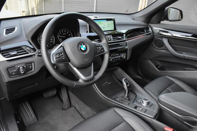 BMW X1 sDrive20i High Executive | Pano | Leer