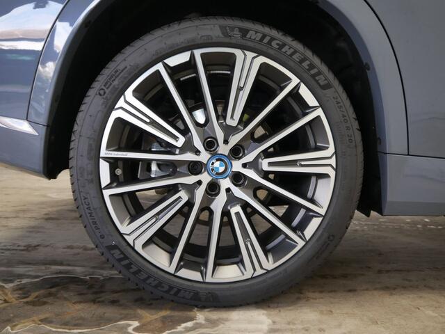 BMW X1 xDrive30e | M-Sport | Panorama | 20" | Trekhaak | 360 cam | Co Pilot | Stoelmassage