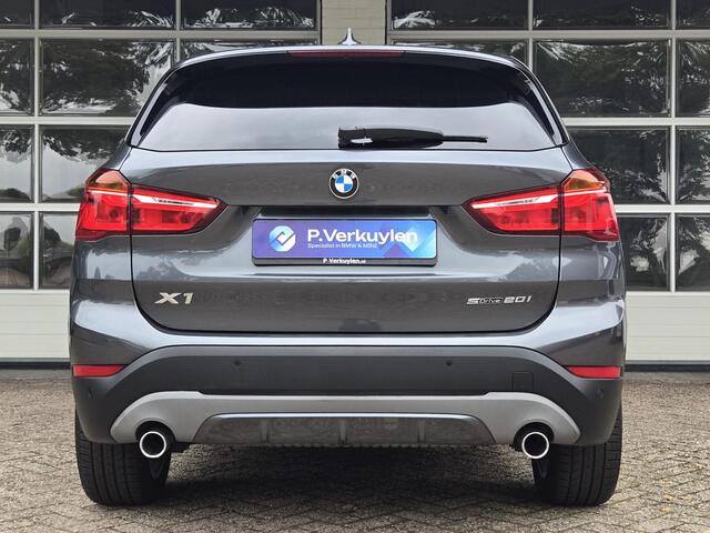 BMW X1 sDrive20i SPORTLINE | HARMAN KARDON | SPORTSTOELEN | TREKHAAK | STOELVERWARMING |