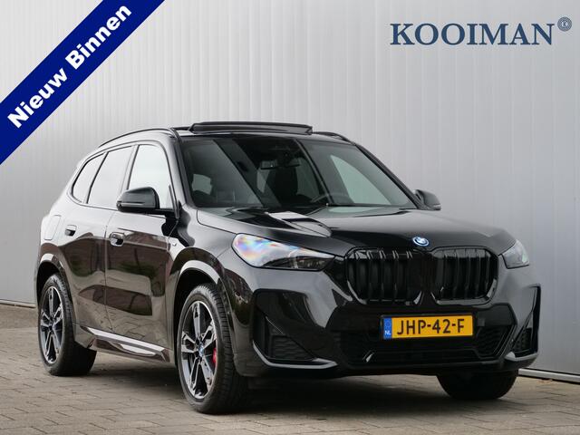 BMW X1 xDrive25e M Sport pakket Pro 245 Pk Automaat Schuifdak / Winterpakket / Harman Kardon