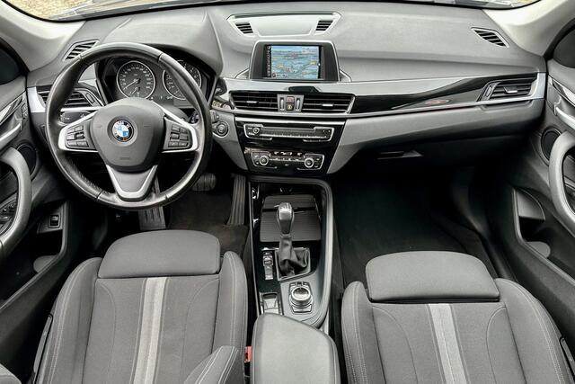 BMW X1 xDrive20i Executive 192pk | afneembare trekhaak | 2.000kg trekgewicht