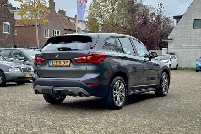 BMW X1 xDrive20i Executive 192pk | afneembare trekhaak | 2.000kg trekgewicht