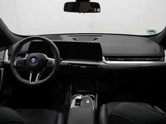 BMW X1 xDrive30e | M-Sport | Harman/kardon | Stoel + stuurverw | Head-Up | Co Pilot | Trekhaak