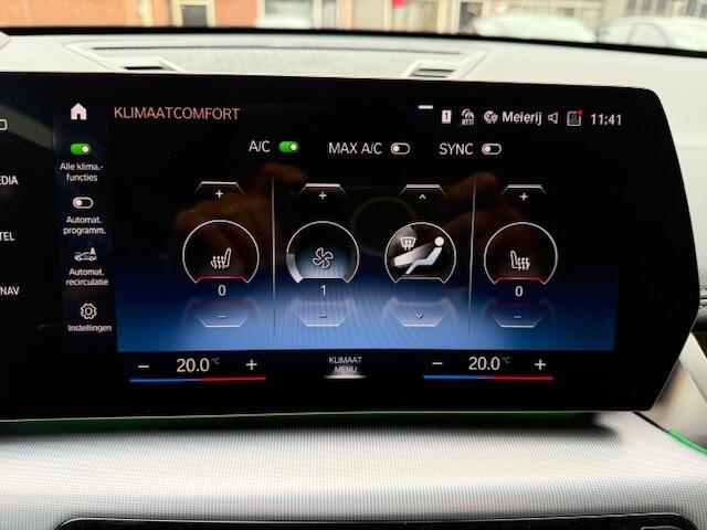 BMW X1 sDrive18i '23 FULL! LEER, PANO, ADAPT, NIEUWST.