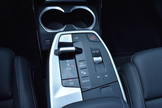 BMW X1 sDrive18i '23 FULL! LEER, PANO, ADAPT, NIEUWST.