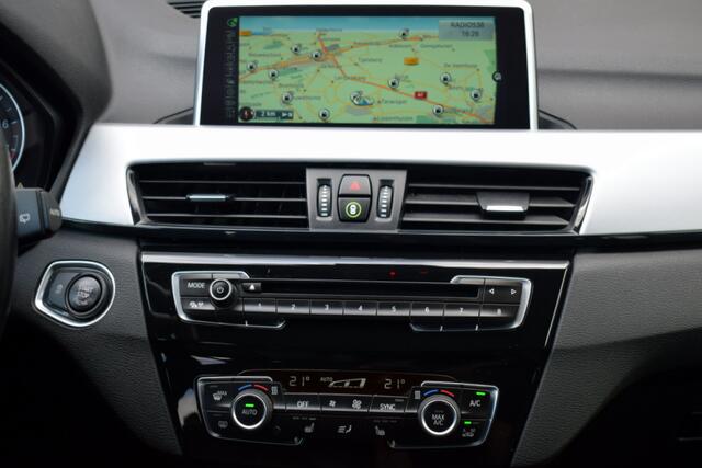 BMW X1 SDrive20i Automaat Centennial High Executive Zwart Leder | LED | Sportstoelen | Full Map Navi | Trekhaak