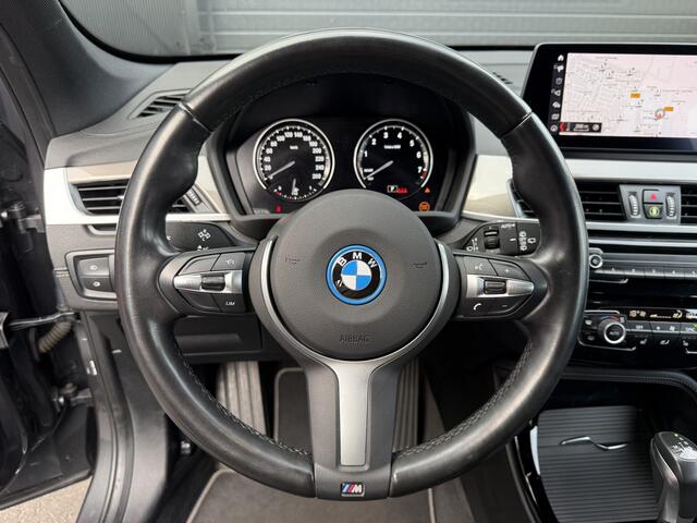 BMW X1 xDrive25e X-Line Pano/HUD/stoelwarm