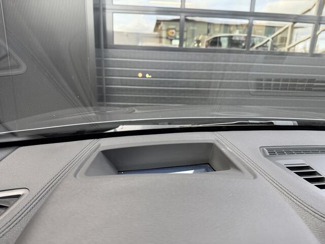 BMW X1 xDrive25e X-Line Pano/HUD/stoelwarm