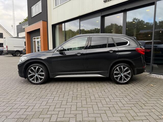 BMW X1 sDrive20i 192pk High Exe,Pano,LED,Sportleer,HUD,NaviPro,Stoelverw,Clima,Cruise,Camera