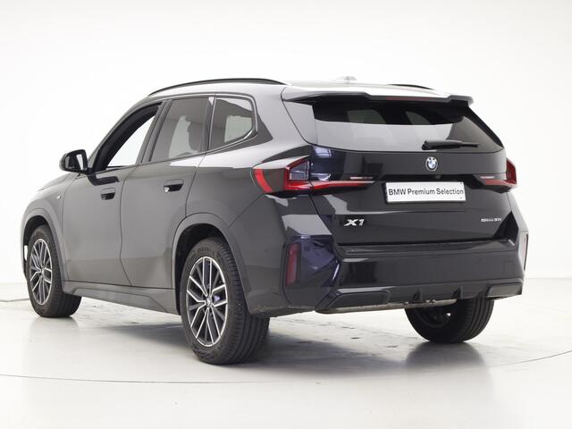 BMW X1 sDrive18i M-Sport | Panorama | Camera | Voorbereiding Driving Assistant Plus |