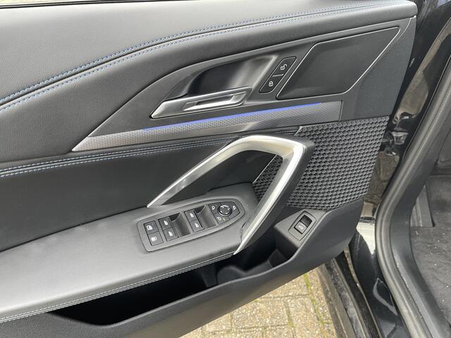 BMW X1 xDrive25e M Sport Shadow Line 18''/Sportstoelen/Keyless/Stoelverwarming/Camera/Elektrisch klep