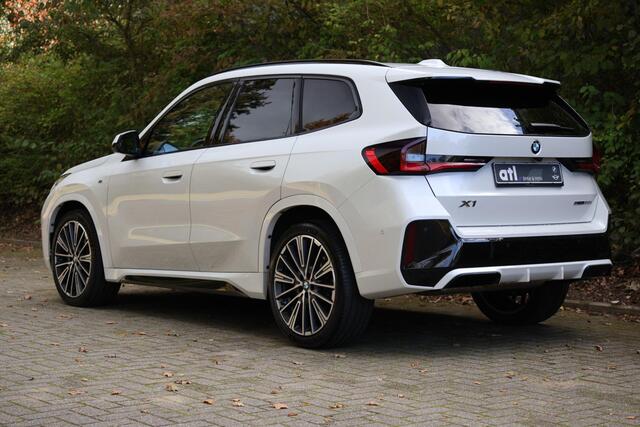 BMW X1 sDrive20i VOL | M-Sport | Pano | HUD | Harman Kardon | Keyless | Adap Cruise | 360 cam | Comf stoel + memory | Etc.