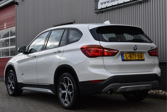BMW X1 sDrive18i Centennial High Executive AUT. Sportstoelen, Leder, Cruise, PDC, Stoelverwarming