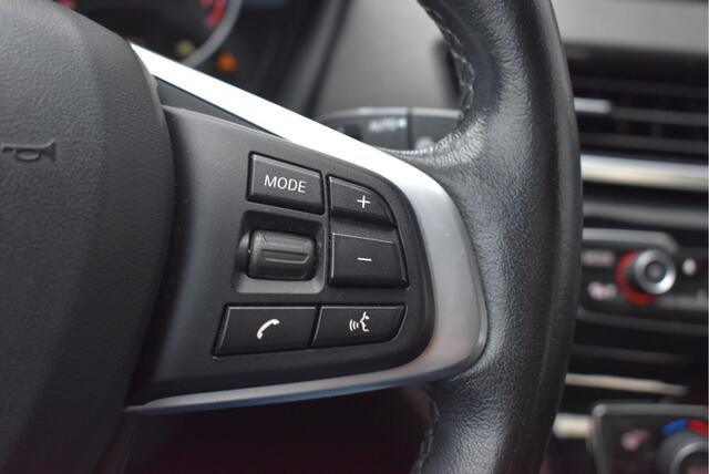 BMW X1 sDrive18i Centennial High Executive AUT. Sportstoelen, Leder, Cruise, PDC, Stoelverwarming