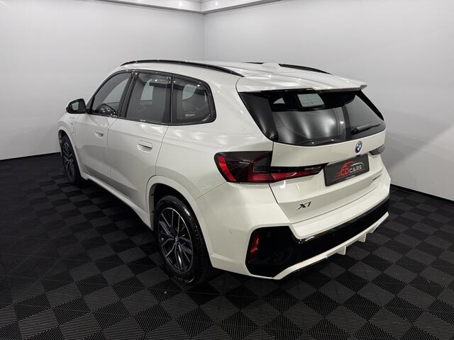 BMW X1 xDrive25e M Sport Half leder, Camera, Navi, Keyless start, Virtual desk, Stoelverwarming, Elektrische achterklep, 3 jaar garantie