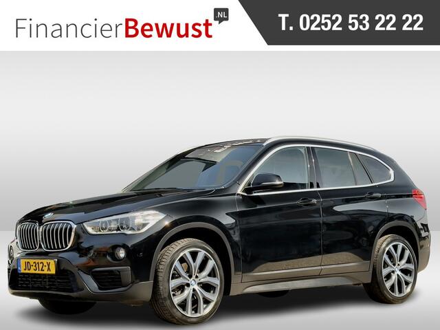 BMW X1 sDrive16d CORPORATE ESSENTIAL LEDER NAVI AIRCO PARK-ASSIST 19 INCH-M.VELGEN LED PDC