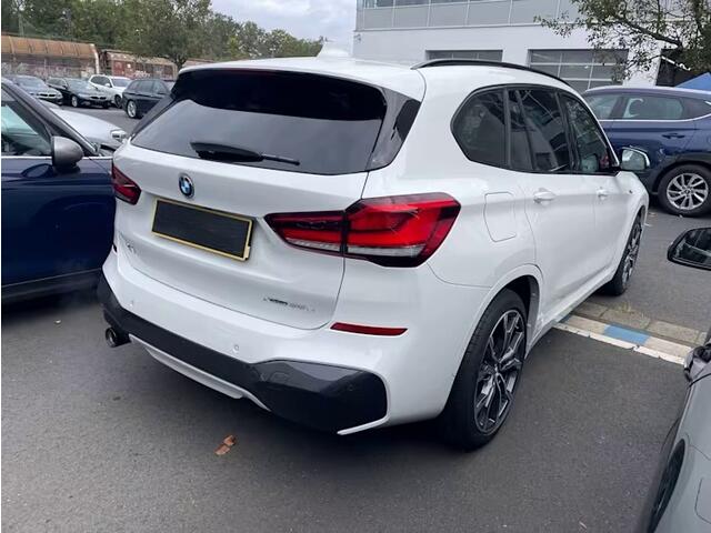 BMW X1 xDrive25e High Executive M Sport LED Head-Up Display Panoramadak Trekhaak Elek. Stoelverstelling 19 Inch Achteruitrijcamera Stuurverwarming ACC BTW Vol!!!!