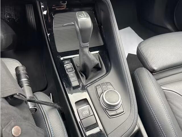 BMW X1 xDrive25e High Executive M Sport LED Head-Up Display Panoramadak Trekhaak Elek. Stoelverstelling 19 Inch Achteruitrijcamera Stuurverwarming ACC BTW Vol!!!!