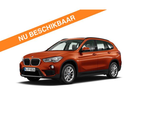 BMW X1 sDrive18i - Pano - Trekhaak - Navi Plus - LED