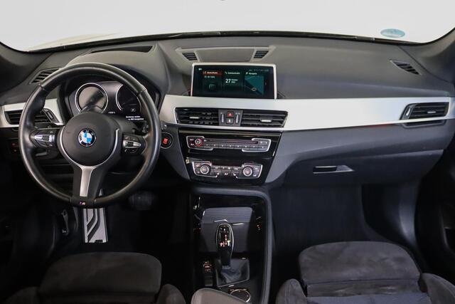 BMW X1 sDrive20i High Executive, M-sport, Panoramadak, HUD, Camera, H&K, Memory, Keyless