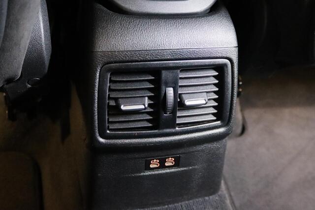 BMW X1 sDrive20i High Executive, M-sport, Panoramadak, HUD, Camera, H&K, Memory, Keyless