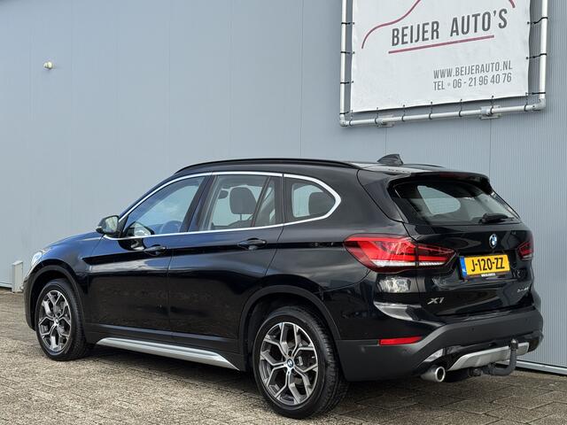 BMW X1 sDrive18i High Executive Automaat/Trekhaak/Camera/Navi/HUD.