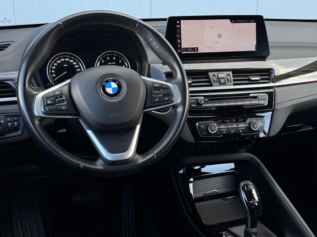 BMW X1 sDrive18i High Executive Automaat/Trekhaak/Camera/Navi/HUD.