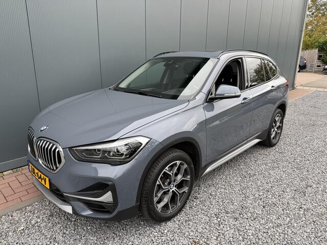BMW X1 S-Drive20i 192pk Automaat High Executive Panoramadak