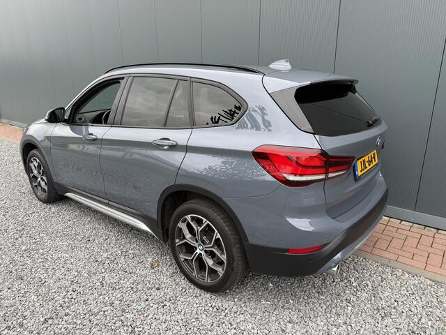 BMW X1 S-Drive20i 192pk Automaat High Executive Panoramadak