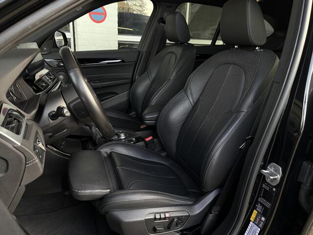 BMW X1 xDrive25e M SPORT | PANORAMA | ELEKTR. STOELEN | HARMAN KARDON | LEDER | 19 INCH LM VELGEN | TREKHAAK |