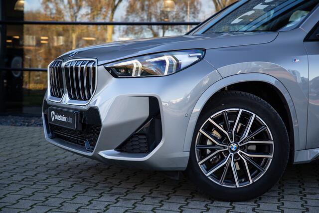 BMW X1 sDrive18i M-sport , Draadloze lader, Keyless entry, Achteruitrijcamera,
