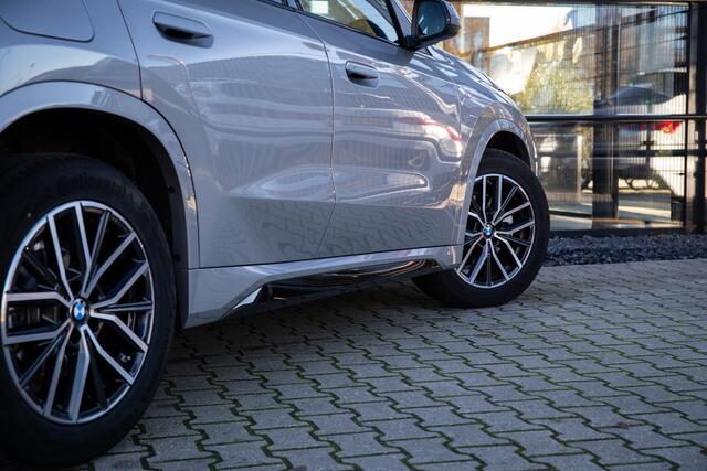 BMW X1 sDrive18i M-sport , Draadloze lader, Keyless entry, Achteruitrijcamera,