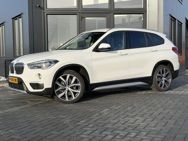 BMW X1 xDrive20i Centennial High Executive Verw. Sportstoelen | PDC | LED | Super netjes!
