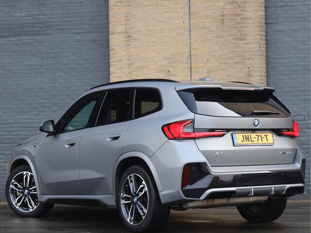 BMW X1 xDrive30e M Sport 326PK | Matte | Individual | ACC | Cam | Driving Assist Plus | BTW |