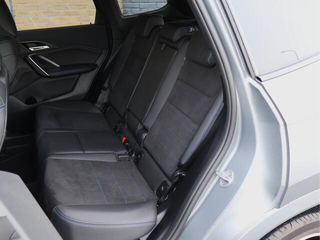 BMW X1 xDrive30e M Sport 326PK | Matte | Individual | ACC | Cam | Driving Assist Plus | BTW |