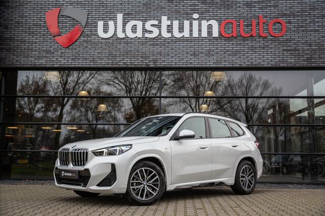 BMW X1 sDrive18i M-Sport , Achteruitrijcamera, Draadloze lader, Sfeerverlichting,