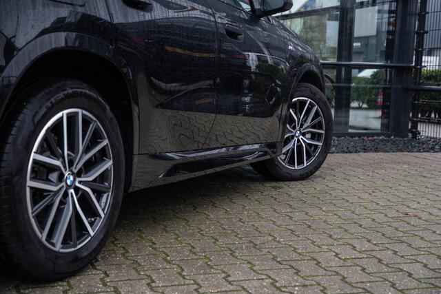 BMW X1 sDrive18i M-sport Achteruitrijcamera, Draadloze lader, Sfeerverlichting,