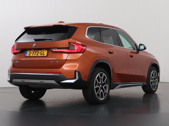 BMW X1 sDrive18i | X-Line | Panoramadak | Sportstoelen | Curved Display | Camera | DAB | Apple CarPlay/Android Auto | Ele. verstelbare stoel + Geheugen | Harman/Kardon | Ele.kofferdeksel | Rijassistent Systeem |