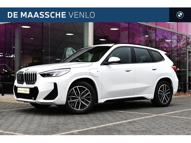 BMW X1 xDrive25e M Sport Automaat / Trekhaak / Sportstoelen / Achteruitrijcamera / M Adaptief onderstel / Stoelverwarming