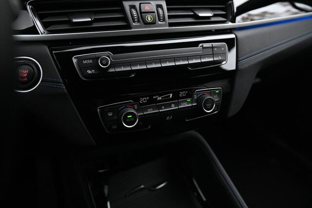 BMW X1 sDrive18i Executive M Sport Automaat / Sportstoelen / Adaptieve LED / Head-Up / M Sportonderstel