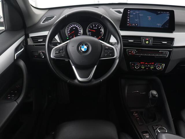 BMW X1 sDrive18i High Executive | Head-Up | Trekhaak | Leder | Stoelverwarming | Sportstoelen | Full LED | Park Assist | Climate control | Bluetooth | Navigatie | Cruise control