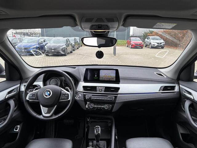 BMW X1 sDrive20i Business Edition Plus | Panoramadak | Sportstoelen | Vol leder | 1e Eig |