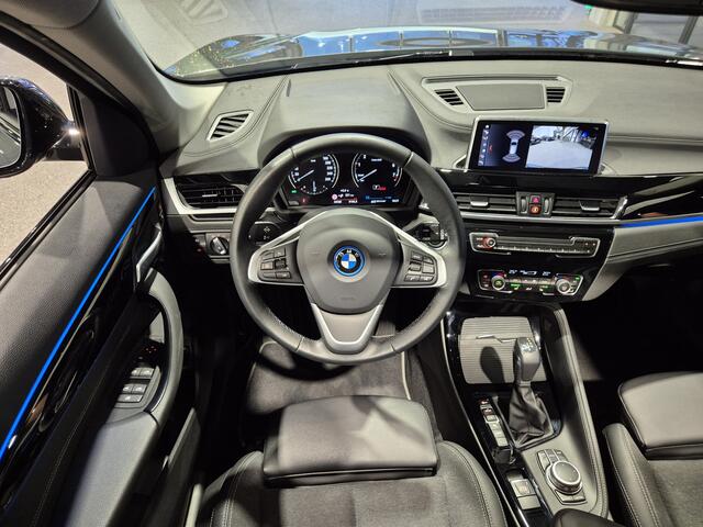 BMW X1 xDrive25e Executive Sportline | Panorama | Trekhaak | Camera | Carplay/Android | 4x4