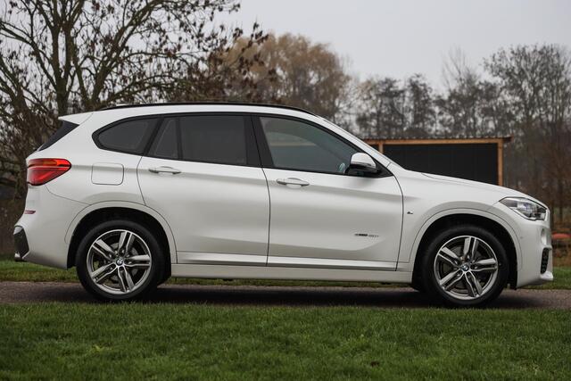 BMW X1 sDrive20i 192 PK Aut8 M-Sport ? Pano ? Head-Up ? Camera