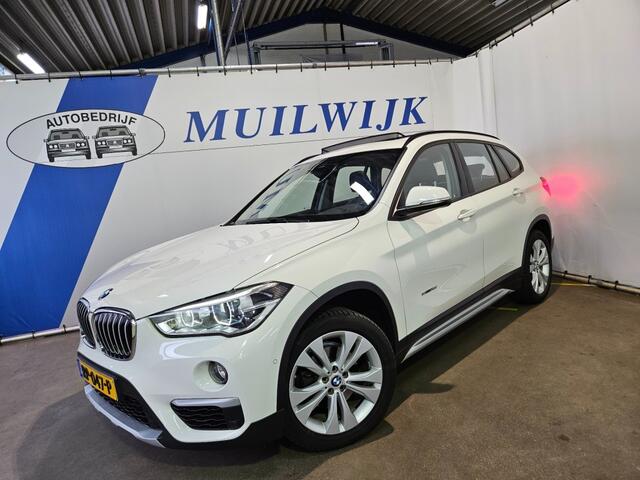 BMW X1 sDrive18i High Executive / Pano / LED
