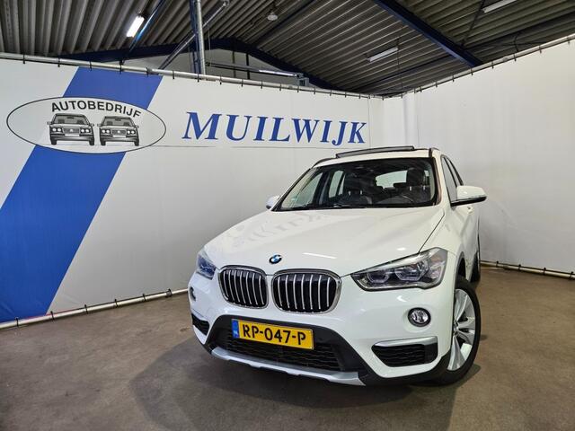 BMW X1 sDrive18i High Executive / Pano / LED
