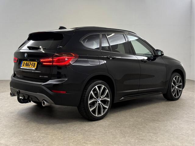 BMW X1 sDrive20i M-Sport | Pano | Camera | Sfeer | Trekh. | Stoelverw. | Keyless | Cruise