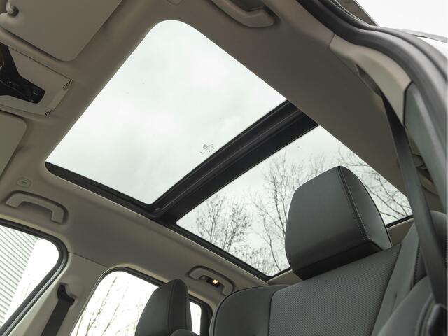 BMW X1 xDrive25e - xLine - Pano - Trekhaak - Camera - Stuurwiel verwarmd