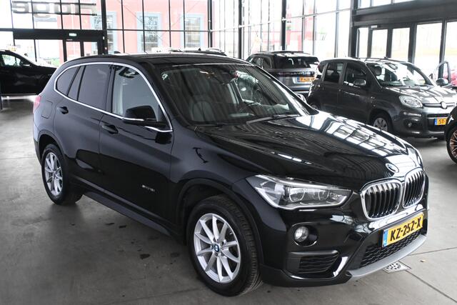BMW X1 sDrive18i Centennial Executive Clima Navigatie LED Goed Onderhouden! Inruil Mogelijk!