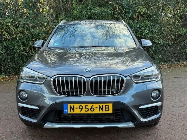 BMW X1 XDRIVE 20i HIGH EXECUTIVE THAAK/PANO/HLEER/HUP/LED/HARMAN KARDON